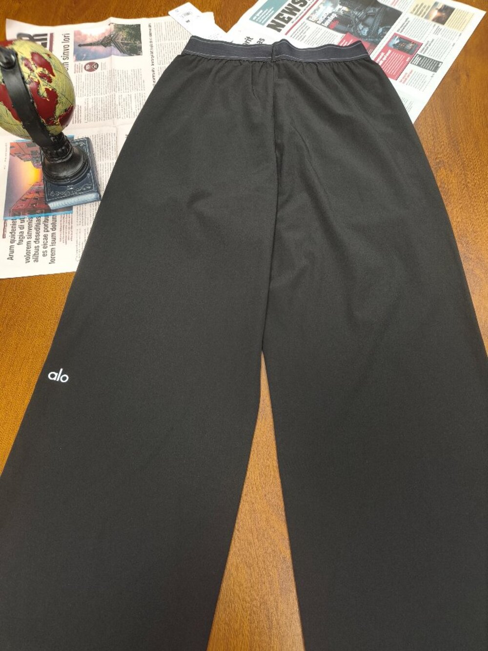 NWT Alo Yoga Suit Up Trouser Black💕Relaxed Straight Leg Pants 30" Inseam💐 - Picture 6 of 7